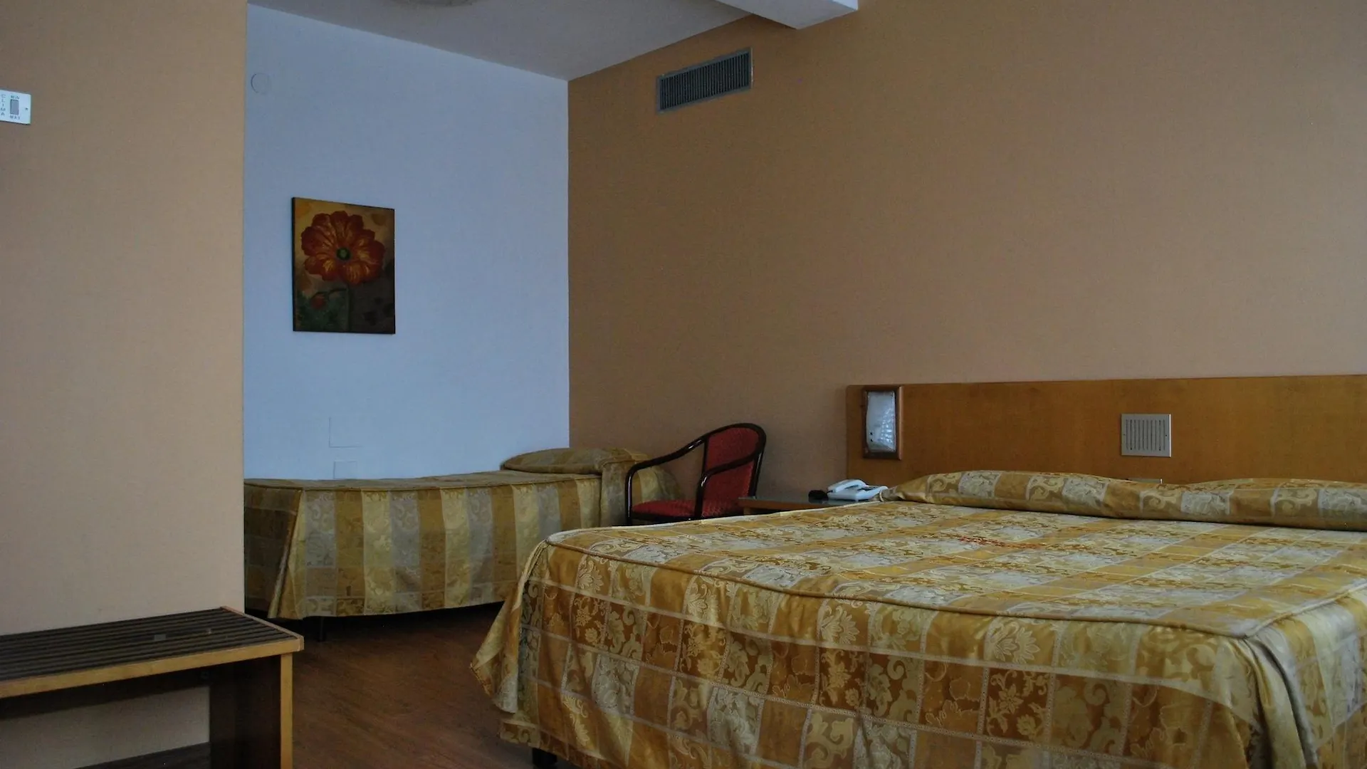 Hotel Tre Torri 빌라지오 모제 3*,