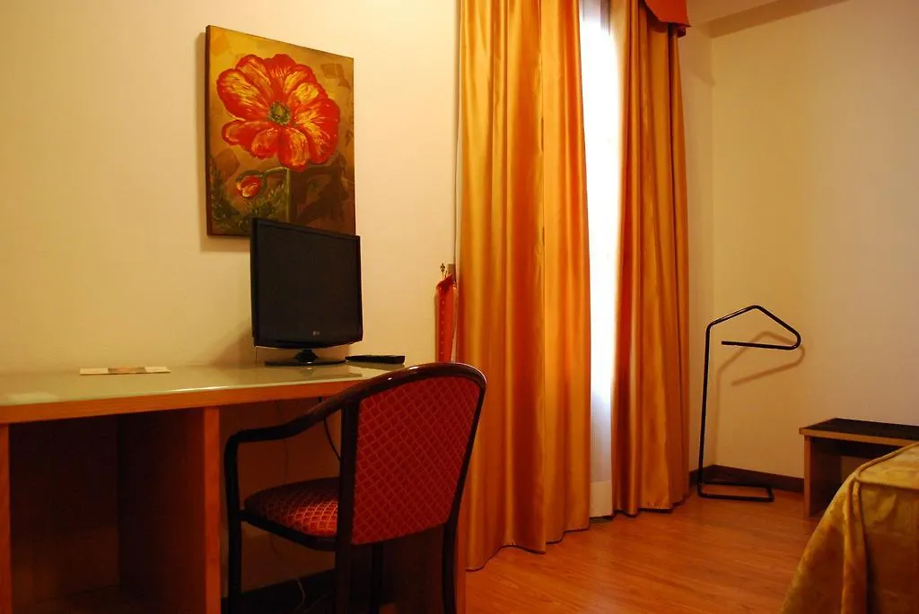 ***  Hotel Tre Torri 빌라지오 모제 이탈리아