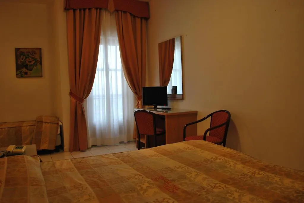 Hotel Tre Torri Villaggio Mosè 3*,